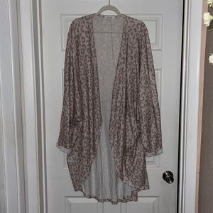 Amaryllis leopard cardigan - cream SZ 2X